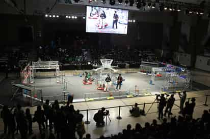 Con gran emoción inició ayer la competencia FIRST Laguna Regional 2022 que tiene sede en la Arena Borregos del Tec de Monterrey. (FERNANDO COMPEÁN)