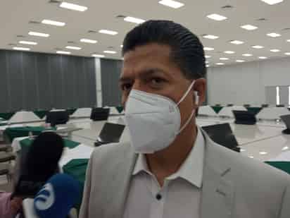 Juan Pérez Ortega dijo que no es facultad de la Sección 87 que remuevan a un funcionario público, que él está tranquilo y que seguirá trabajando. (ANGÉLICA SANDOVAL)