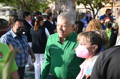 'No hay ningún conflicto de ninguna índole, aquí la compatibilidad de horarios existe', dijo el séptimo regidor.