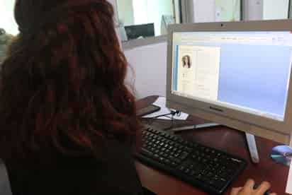 Defraudan estafadores por internet a más de 25 buscadores de empleo, les engañan para depositar 750 pesos para prueba COVID.