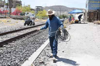 Aplican estudios de tomografía al suelo en áreas en las que serán perforados nuevos pozos de agua potable en Torreón.