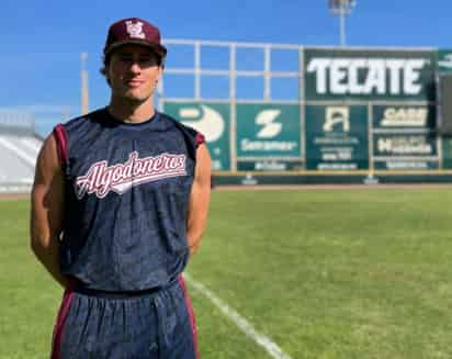 El lanzador Mike Kickham reportó ayer a la pretemporada de los Algodoneros en el estadio Revolución.