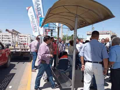 Priístas denuncian robo de propaganda del candidato a la gubernatura; municipio señala se retiró por falta de permisos.