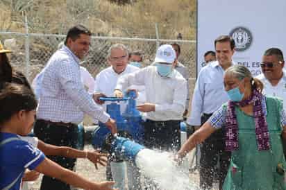 El alcalde Homero Martínez y el gobernador José Rosas Aispuro constataron las obras que se ejecutan en Ciudad Lerdo.
