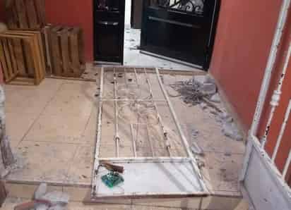 El atacante causó destrozos por decenas de miles de pesos y generó terror a la familia víctima. (SERGIO RODRÍGUEZ)