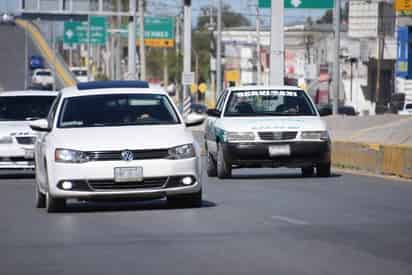 Conductores de transporte vía plataforma digital afirman que 'es complicado' regularizarse.