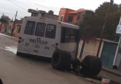 Los hechos se registraron la noche del sábado, cuando el conductor de la ruta 13B identificado como Humberto “N”, pasó a exceso de velocidad sobre un bordo.