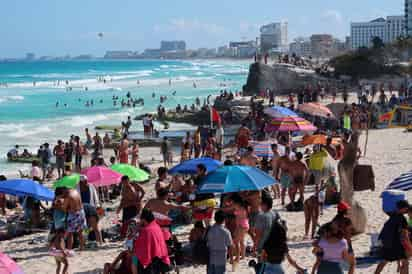 Se dio a conocer que a nivel nacional las vacaciones de Semana Santa dejaron una derrama económica de 170 mil millones de pesos. (ARCHIVO)