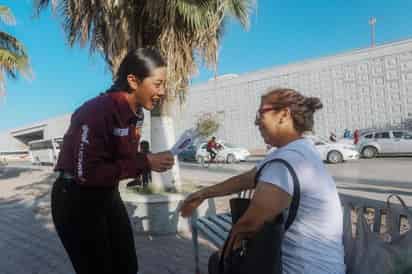 La candidata de 'Juntos hacemos historia en Durango' recorrió varias colonias de Gómez Palacio. (CORTESÍA)