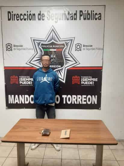 Empleando la punta de un cuchillo y a punta de golpes ladrón despoja a joven de sus pertenencias.