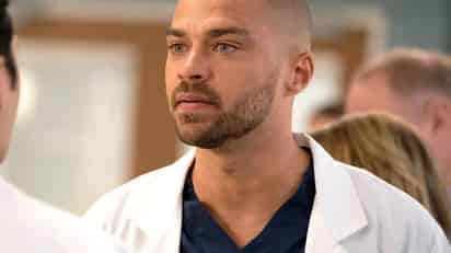 Jesse Williams de Grey's Anatomy enloquece las redes tras filtrarse su desnudo frontal