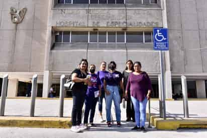 Familiares de pacientes con lupus se quejaron ayer por la falta de reumatólogo pediátrico en el Hospital de Especialidades número 71.