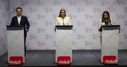 Los participantes en el acto fueron Esteban Villegas Villareal, Marina Vitela Rodríguez y Patricia Flores Elizondo.