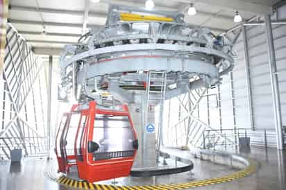El Teleférico de Torreón cuenta con nueve góndolas que operan actualmente con un máximo de ocho pasajeros cada una.