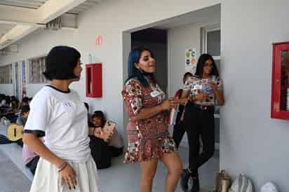 Cientos de laguneros asisten a casting de La Academia 20 años