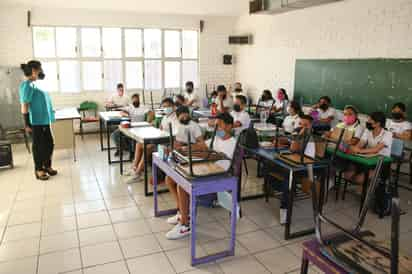 Con el regreso al 100 por ciento de los estudiantes de nivel básico a las escuelas de la región se incrementa la demanda de agua potable.