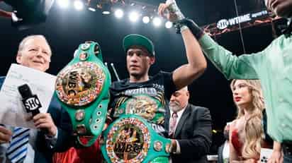 David Benavidez gana título interino Supermedio WBC