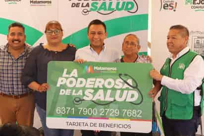 El mandatario municipal se trasladó al ejido Buen Abrigo, donde promovió este programa. (CORTESÍA)