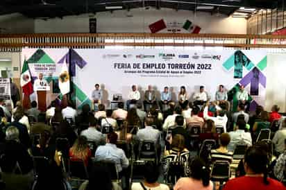 A la inauguración acudieron el gobernador Miguel Riquelme, el alcalde Román Cepeda y la secretaria del Trabajo, Nazira Zogbi. (EDIE RUÍZ)