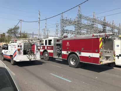 Los Bomberos auxiliaron con las labores para sofocar el fuego.