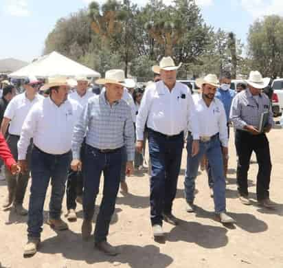 El alcalde explicó que la primera entrega consiste en semilla de sorgo y para el segundo semestre del año se entregará de avena.