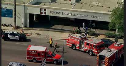 El hombre seguía en el hospital más de dos horas después del ataque, y se llamó a un equipo SWAT, señaló la policía. (ESPECIAL)