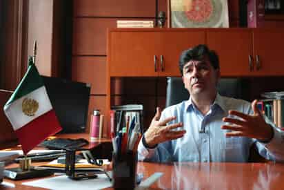 En su cuenta de Twitter, el vocero presidencial señaló que en las seis elecciones que se llevan a cabo este domingo, el pueblo elegirá a sus representantes de manera democráticamente. (ARCHIVO)