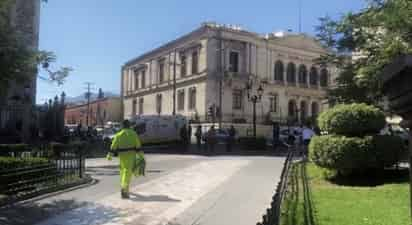 Las abejas se encontraban dentro de huecos en la fachada del atrio de catedral, por lo que se suspendieron las actividades hasta el lunes.