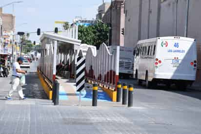 Transportistas buscan concretar el apoyo de autoridades estatales para renovar sus unidades de cara al arranque del Metrobús. (EL SIGLO DE TORREÓN)