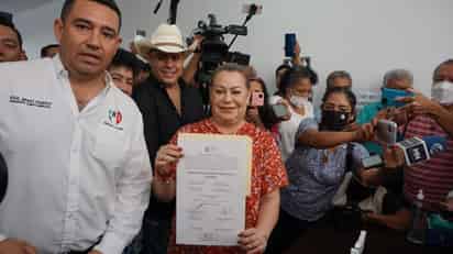Lety Herrera recibió ayer su constancia de mayoría tras obtener 67 mil 254 votos contra mas de 47 mil de Juntos Hacemos Historia.