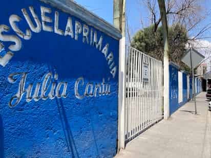 El maestro no explicó el contenido de los rumores, pero confirmó que llegaron elementos de la Policía Preventiva Municipal al plantel.