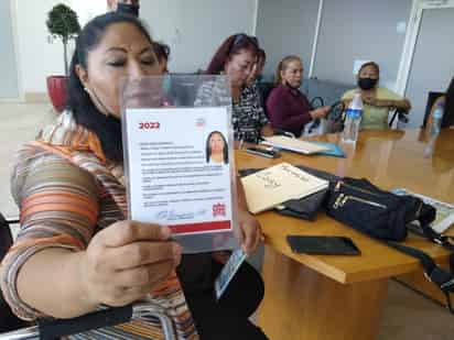Regidora del PRI en Torreón, Xóchitl Cepeda, negó que junto con su esposo se esté interfiriendo en el comercio de la Alameda.