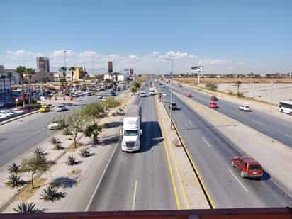 El colectivo está en desacuerdo con el límite de velocidad. (EL SIGLO DE TORREÓN)