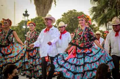 Con una magna presentación la tarde del sábado el grupo Nanchititla celebró 38 años de su creación. (EL SIGLO DE TORREÓN)