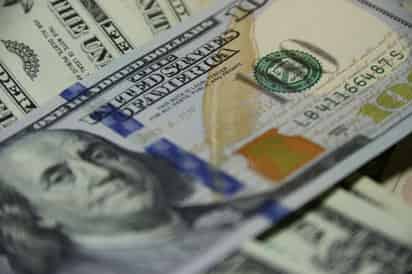 El incremento en el precio del dólar va acompañado de un alza en los productos importados, que elevan la inflación en un país que enfrenta un 11.5% de alza de precios en 12 meses. (ARCHIVO)