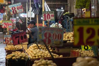 Para los grandes sectores de actividad del IGAE se calcula un incremento anual de 3.3% en el sector industrial en mayo pasado. (ARCHIVO)