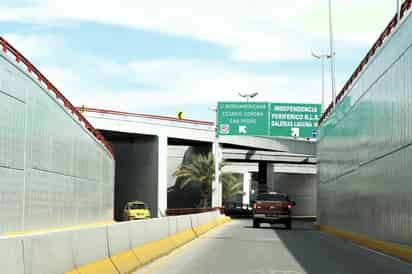 Descartan riesgos estructurales por filtraciones en Nudo Mixteco. (EL SIGLO DE TORREÓN)