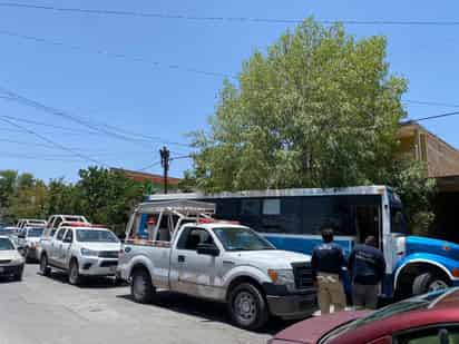 El autobús de pasajeros se impactó contra un vehículo en el sector Centro de Gómez Palacio. (EL SIGLO DE TORREÓN)
