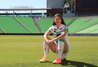 Priscila Padilla de 22 años de edad, se desempeña como defensa central
y adelantó que nunca deja de luchar, correr y ayudar en la cancha (ARCHIVO)