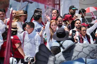 Marina Vitela reaparece durante Asamblea Informativa de Morena en Madero