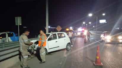 Muere mujer en accidente automovilístico; su hijo manejaba a exceso de velocidad y en posible estado de ebriedad.