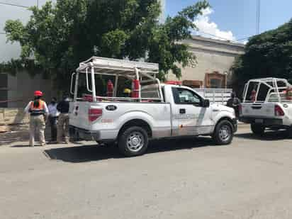 Distintas corporaciones se movilizaron al lugar del accidente. (EL SIGLO DE TORREÓN)