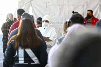 El grupo de edad que más se contagian de COVID-19 son de entre 20 y 45 años y en su mayoría son mujeres. (EL SIGLO DE TORREÓN)