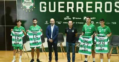 Ayer en el Auditorio Orlegi del TSM, le dieron la bienvenida a los nuevos Guerreros que portarán la albiverde en el Apertura 2022. (FERNANDO COMPEÁN)
