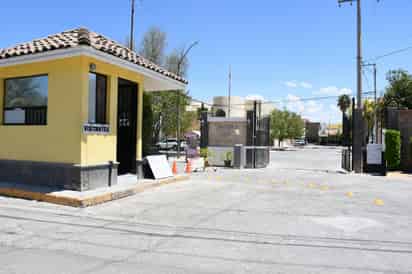 Advierte jefe de la Policía de Torreón, César Perales, que fraccionamientos cerrados están obligados a dar ingreso a las unidades de la corporación, de lo contrario se aplicarán detenciones.