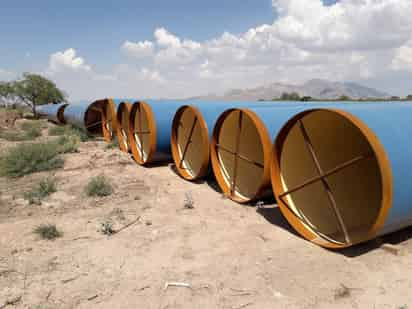 El delegado del gobierno federal aseguró que las obras de Agua Saludable van dentro de los tiempos establecidos. (EL SIGLO DE TORREÓN)