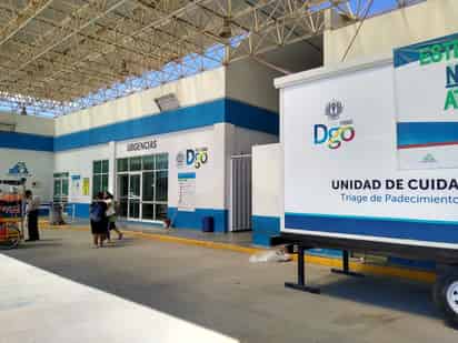 La mujer fue llevada a las instalaciones del Hospital General de Lerdo para su atención médica. (EL SIGLO DE TORREÓN)
