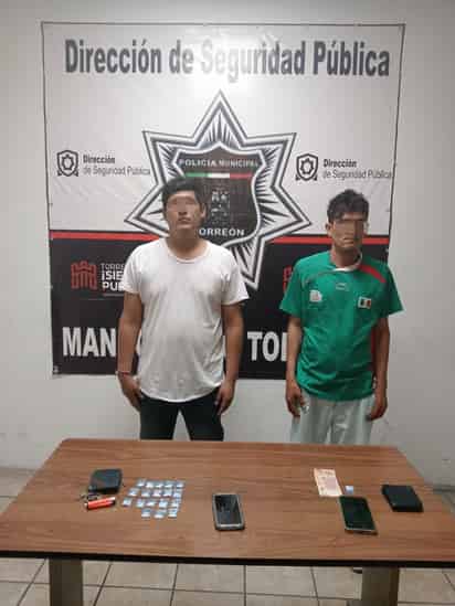 Los elementos de seguridad recibieron el reporte de un acto de venta de droga, por lo que de inmediato se aproximaron al lugar.