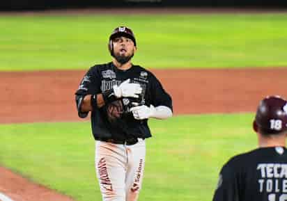 “Jesse” Castillo fue el héroe del juego de ayer, al conectar un jonrón de tres carreras en la octava entrada para que los Algodoneros le dieran la vuelta a la pizarra (CORTESÍA)