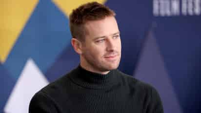 Armie Hammer ahora trabaja en un hotel tras acusaciones de canibalismo y abuso sexual